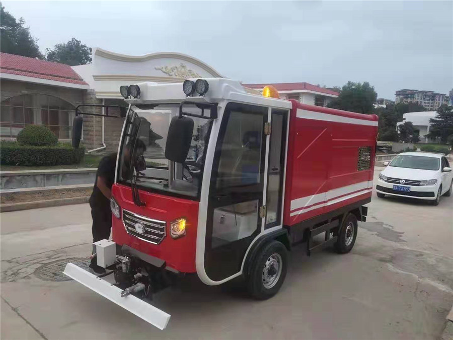 電動(dòng)灑水車 電動(dòng)灑水車